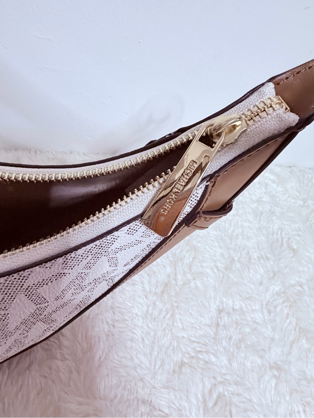 Michael Kors Vanilla and Brown Signature Shoulder Hobo - Picture 4 of 6